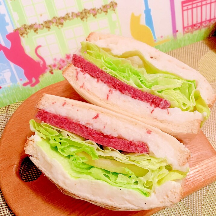長芋ポテサラとコンビーフのサンド
